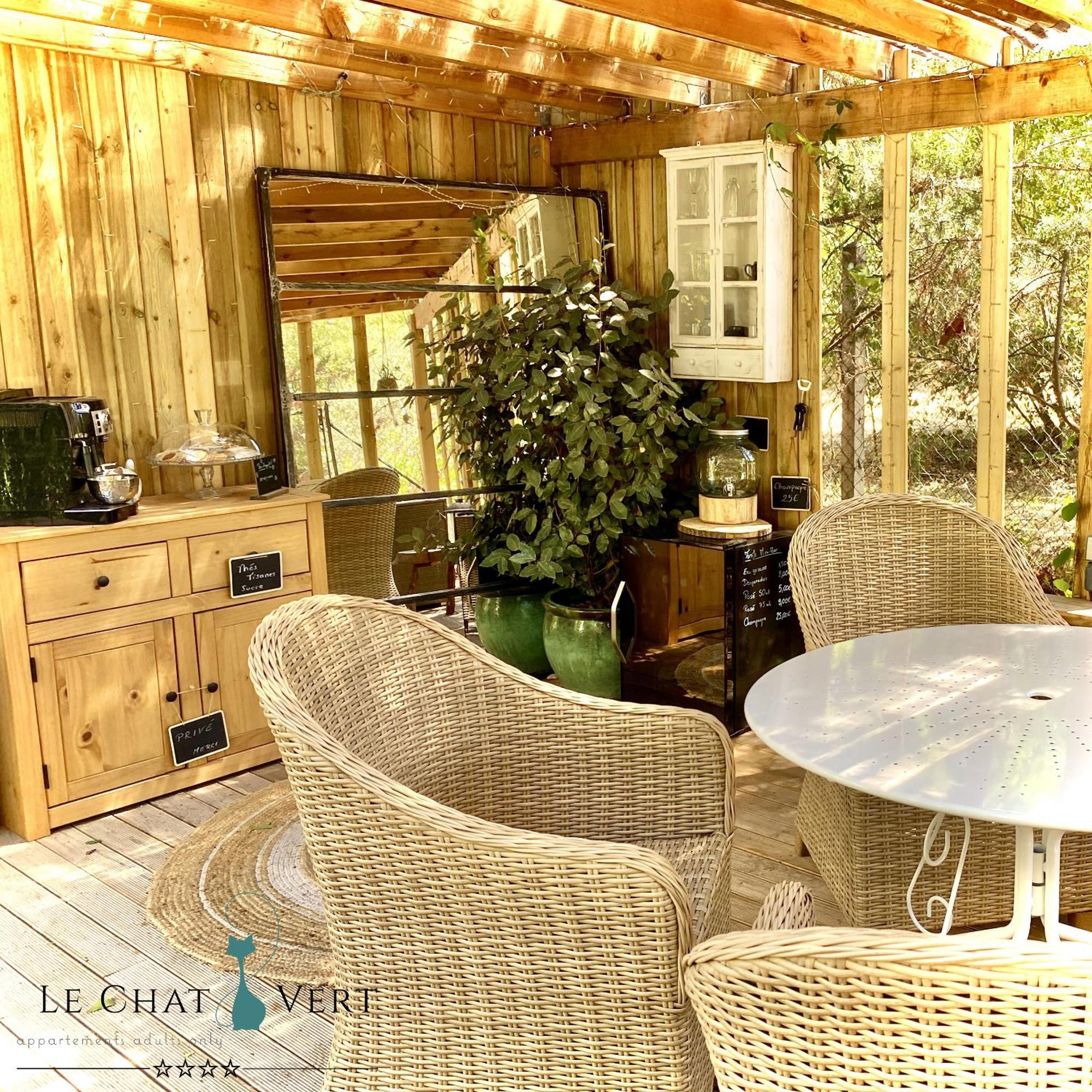 Le Chat Vert - Appartements Adults Only Saint-André Dış mekan fotoğraf